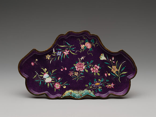 Lotus-leaf formed tray with flowers and fruits