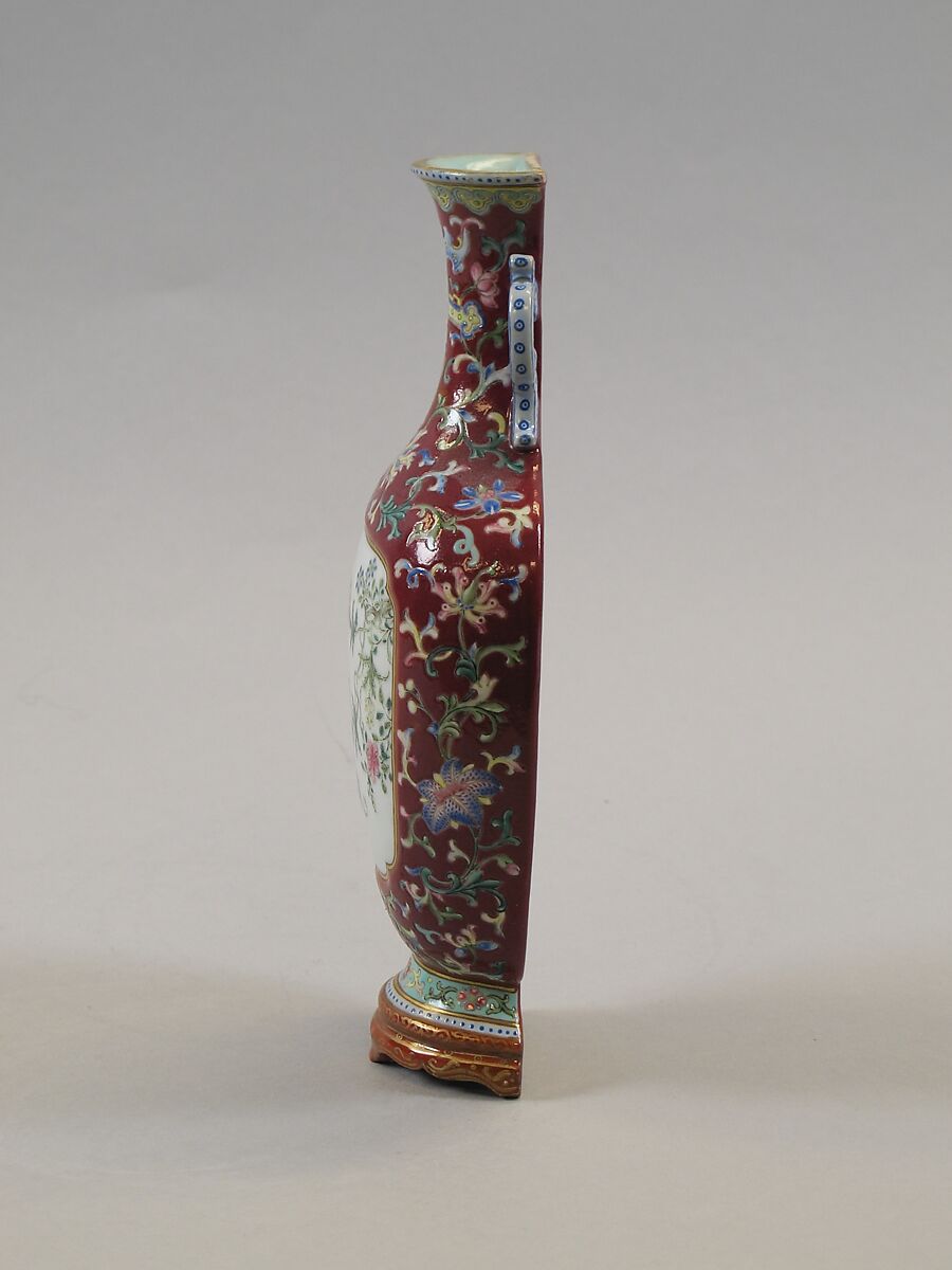 Wall Vase, Porcelain with colored enamels, China