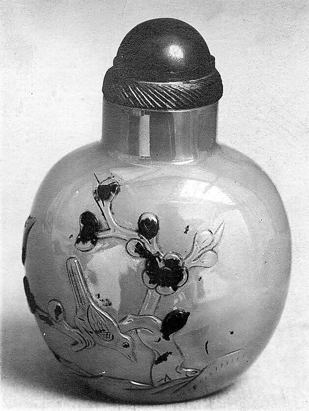 Snuff Bottle, Chalcedony ("shadow agate"), China 