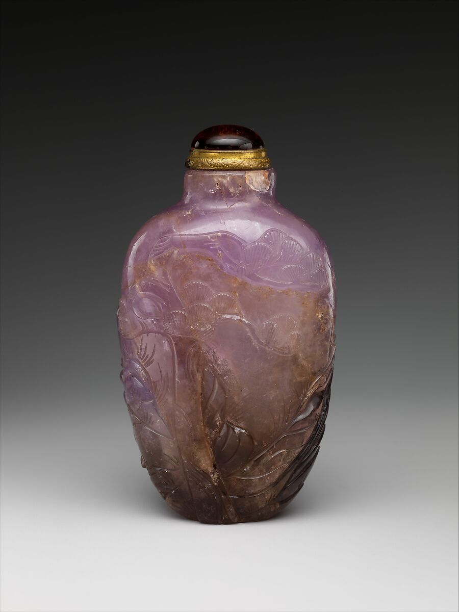 Snuff bottle with figure in a garden, Amethyst, China