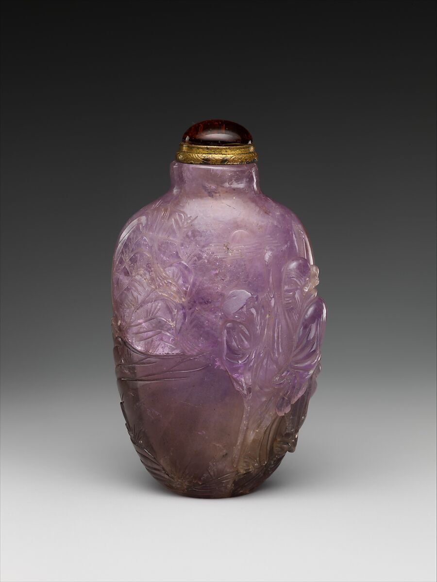 Snuff bottle with figure in a garden, Amethyst, China 