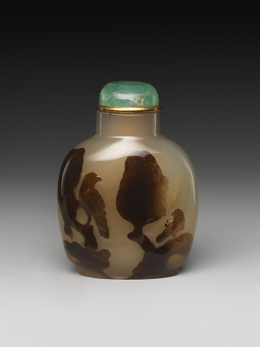 Snuff Bottle with Two Eagles, Chalcedony with jadeite stopper, China 