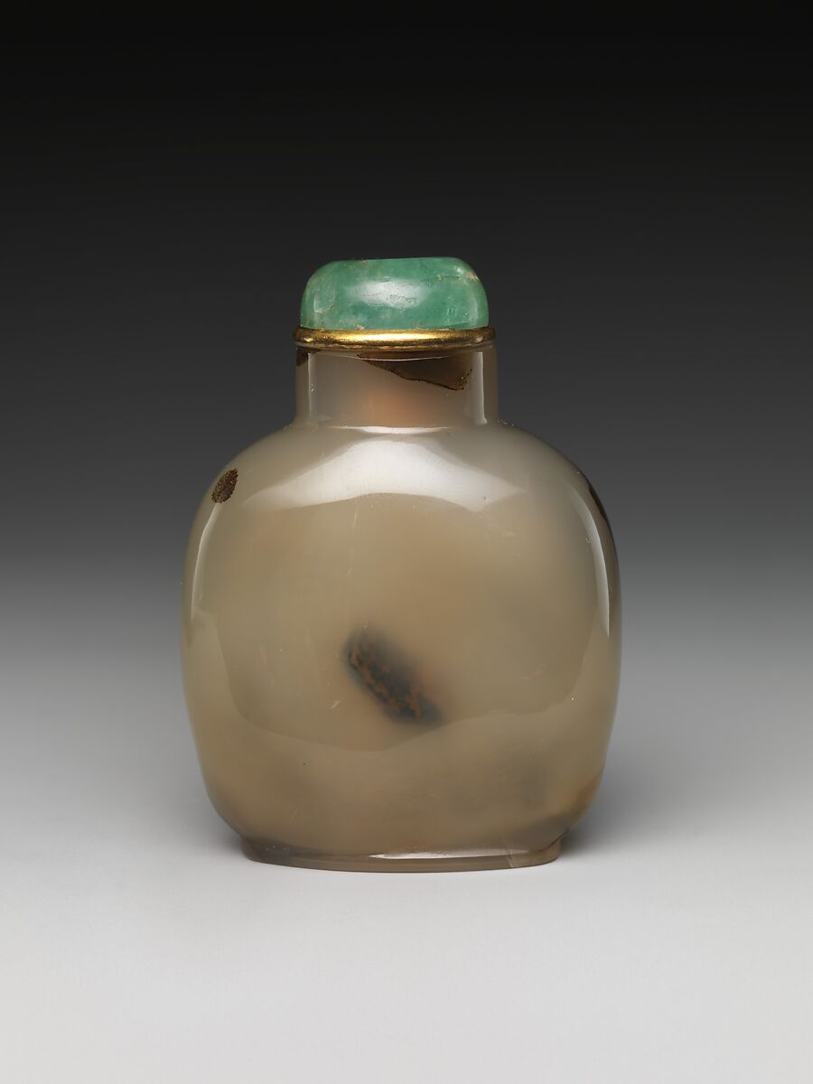 Snuff Bottle with Two Eagles, Chalcedony with jadeite stopper, China