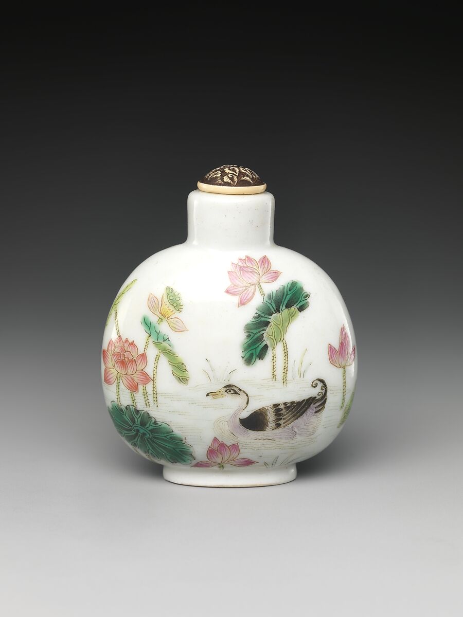 Snuff Bottle with Scene of a Lotus Pond, Porcelain with overglazed enamel colors, ivory stopper, China 