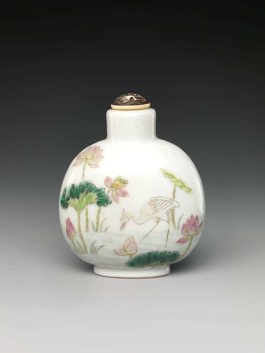 Snuff Bottle with Scene of a Lotus Pond, Porcelain with overglazed enamel colors, ivory stopper, China
