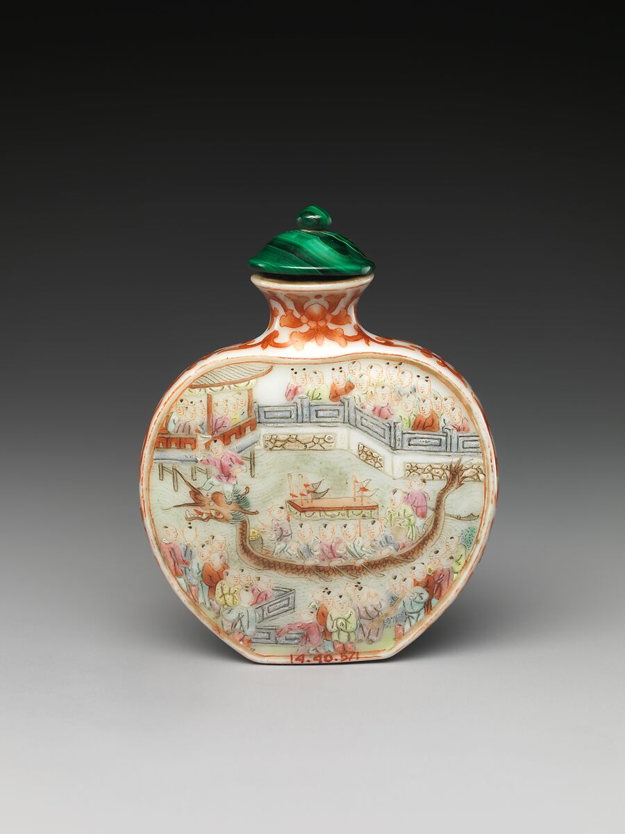 Snuff Bottle with Scene of Dragon-Boat Festival, Porcelain with overglaze enamel colors, malachite stopper, China