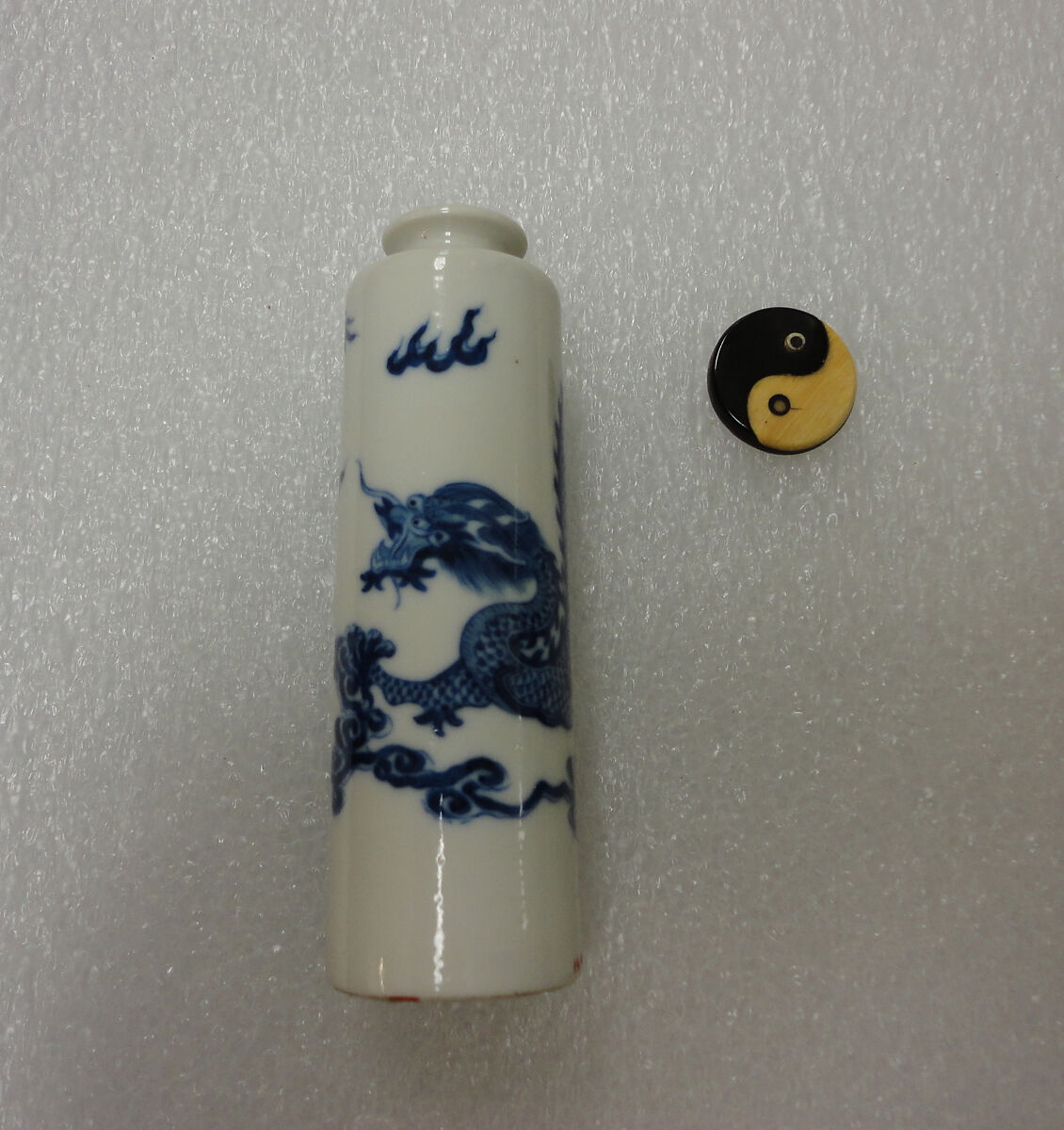 Snuff Bottle, Porcelain, China 