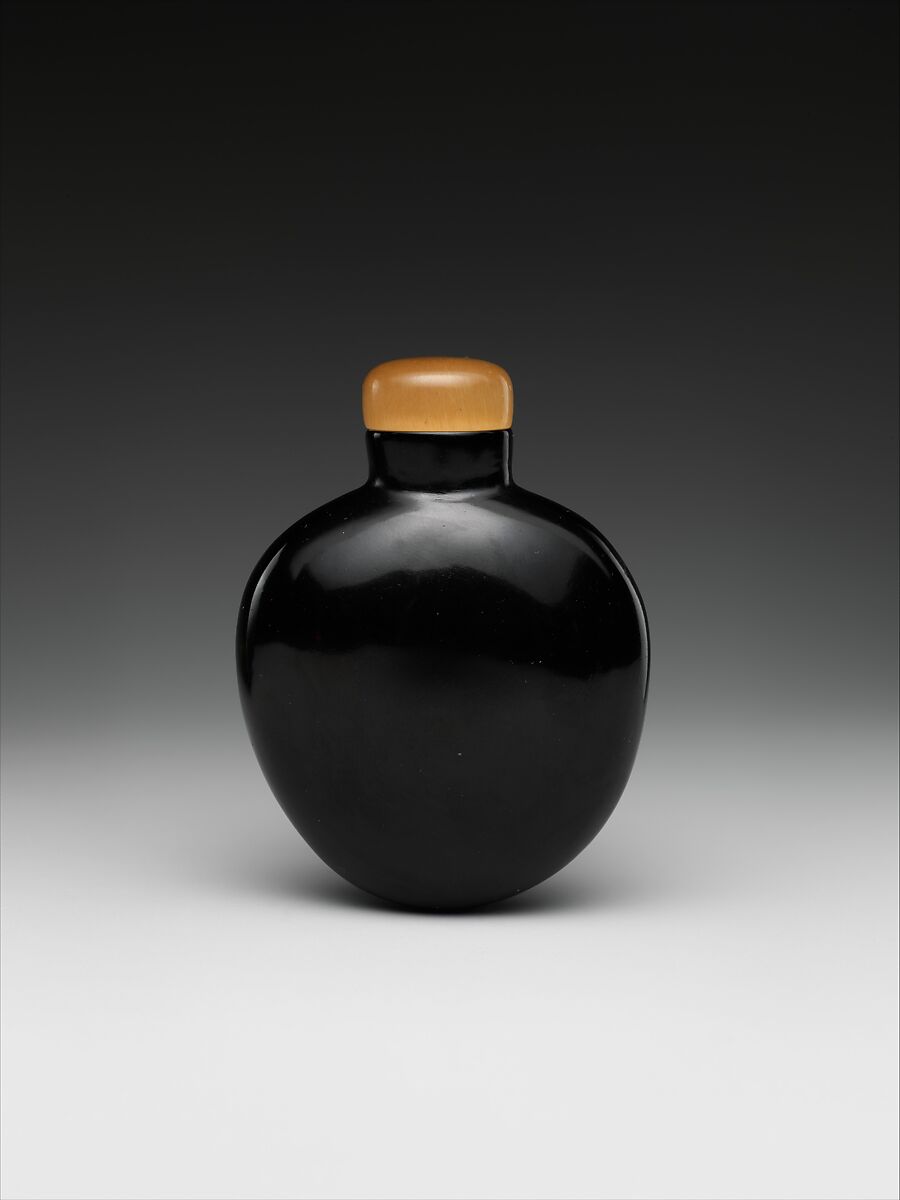 Snuff Bottle, Black amber with yellow amber stopper, China 