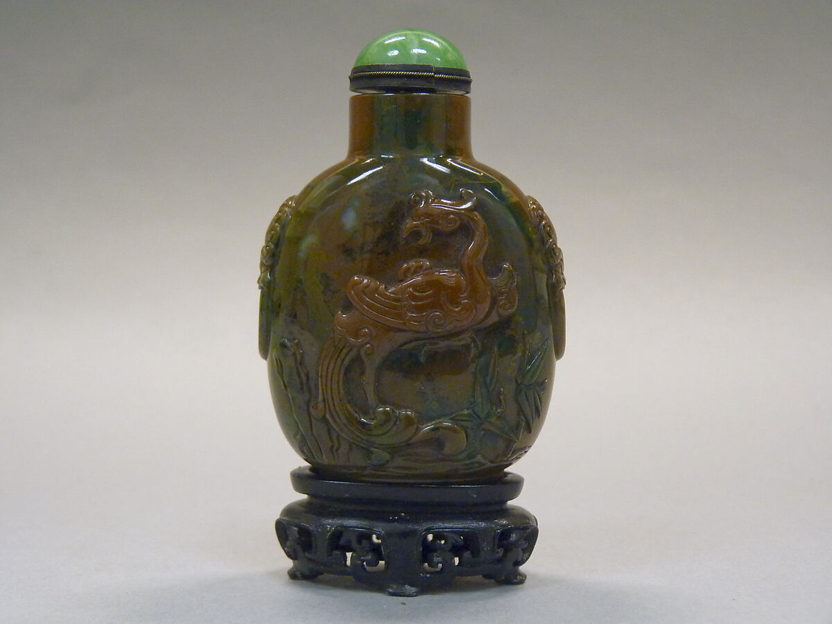 Snuff Bottle, Jaspar agate with green jadeite stopper, China 