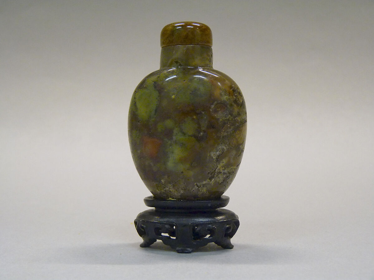 Snuff Bottle, Clouded agate, China