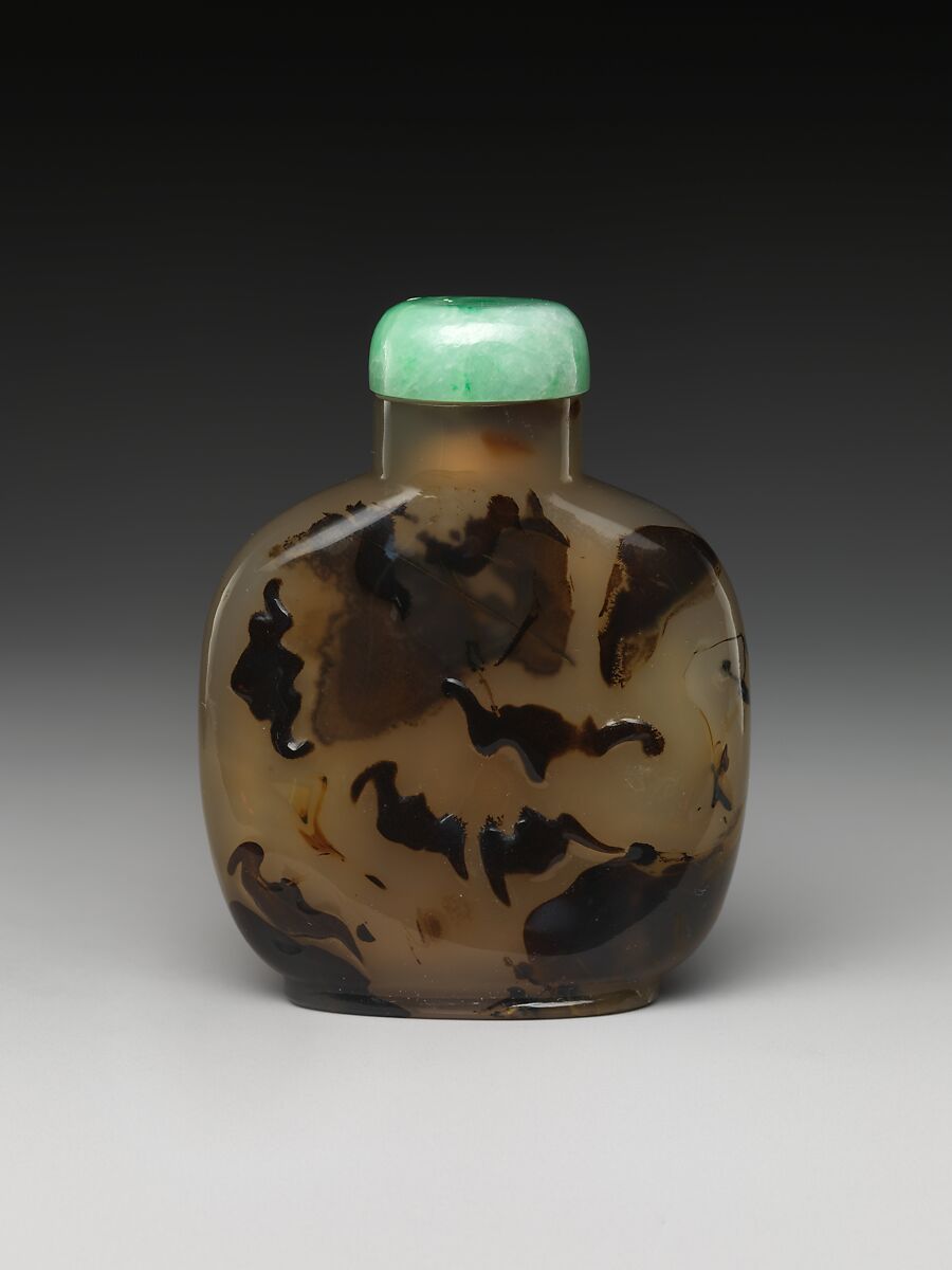 Snuff Bottle with Five Bats, Chalcedony with jadeite stopper, China 