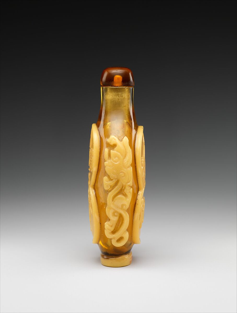 Snuff bottle with design of coins, Glass, China