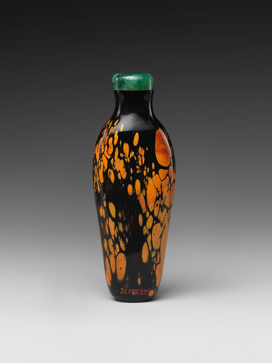 Snuff Bottle with Mottled Surface, Mottled black glass with jadeite stopper, China