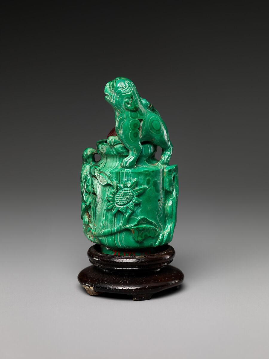 Snuff bottle with lion, Malachite with pink glass stopper, China