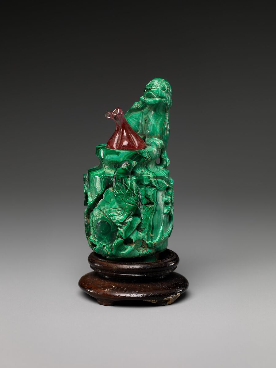 Snuff bottle with lion, Malachite with pink glass stopper, China