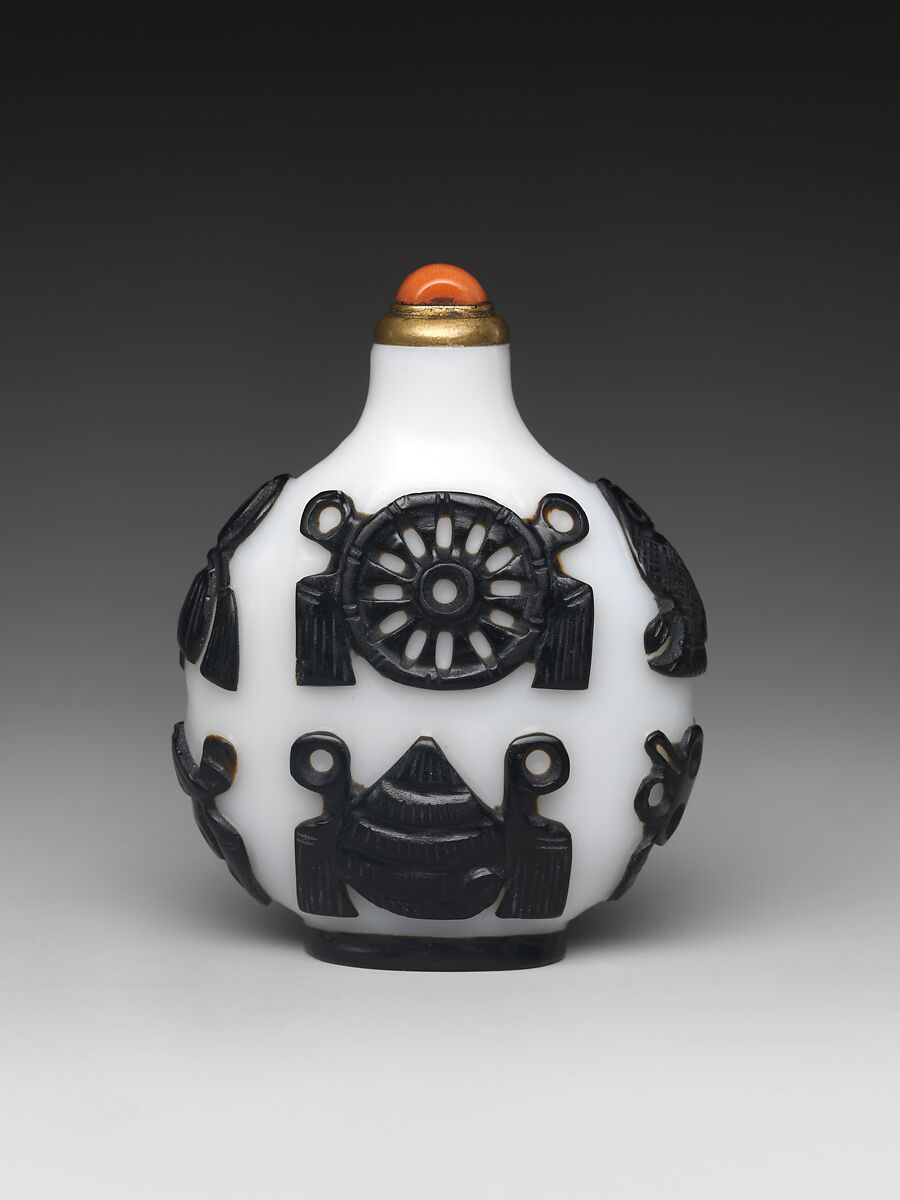 Snuff Bottle, Glass with coral stopper, China 