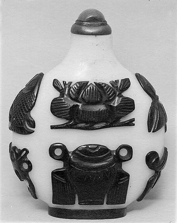 Snuff Bottle, Glass with coral stopper, China