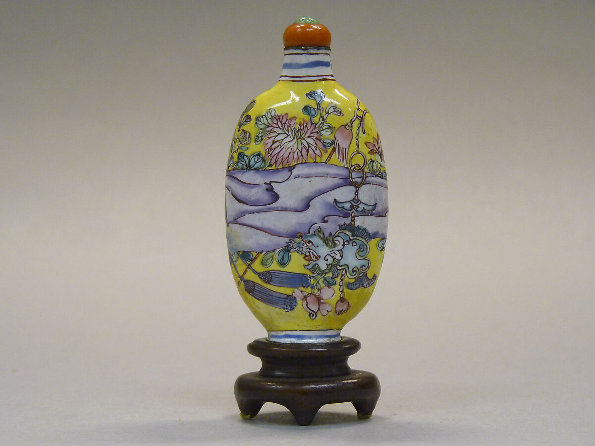 Snuff Bottle, Painted enamel with coral stopper, China 