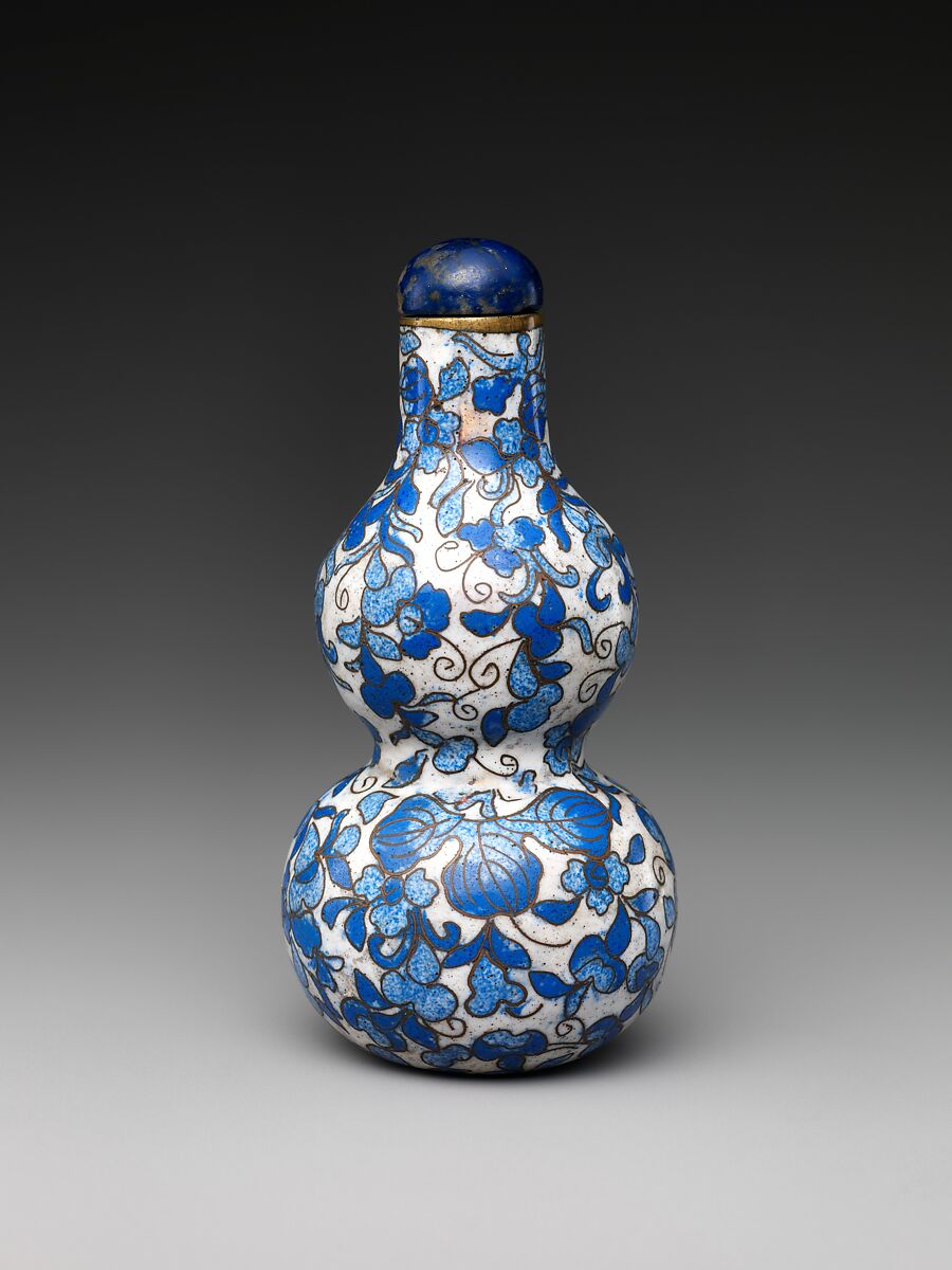 Snuff bottle in the shape of a gourd, Painted enamel with lapis lazuli stopper, China 