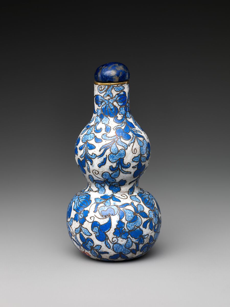 Snuff bottle in the shape of a gourd, Painted enamel with lapis lazuli stopper, China