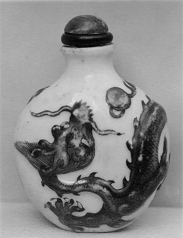 Snuff Bottle, Porcelain with stone stopper, China 