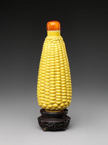 Snuff bottle in the shape of an ear of corn