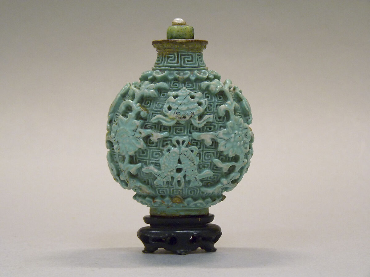 Snuff Bottle, Porcelain with jadeite and pearl stopper, China 