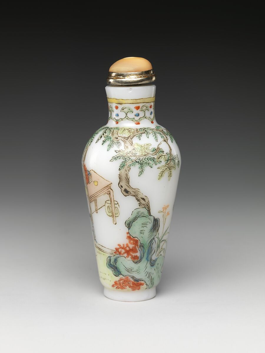 Snuff Bottle with Figures in a Garden, Painted enamel on glass, China
