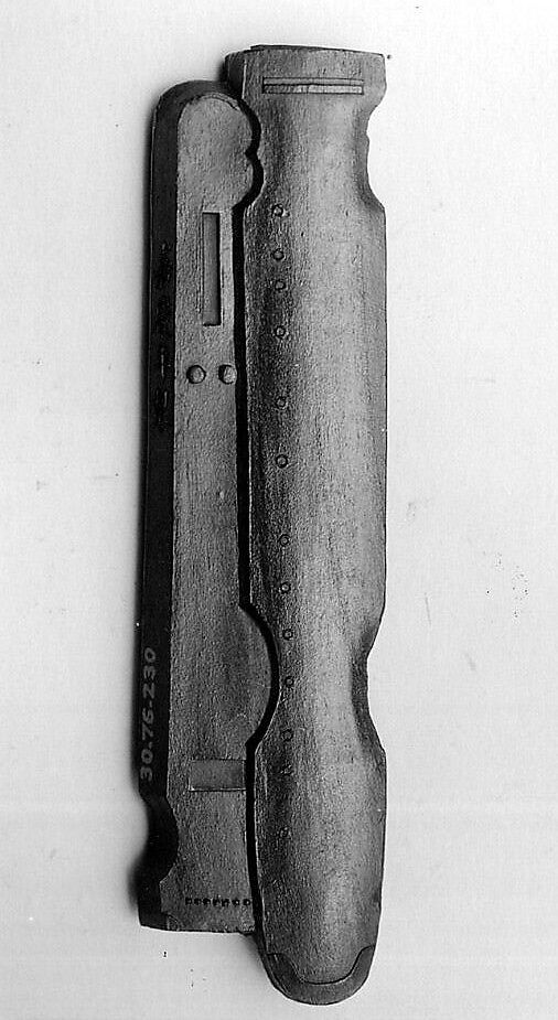 Ink tablet inscribed “Melodious Harp Studio”, Workshop of Jian Guzhai (Chinese,), Pine soot and binding medium; inscribed in gilt, China