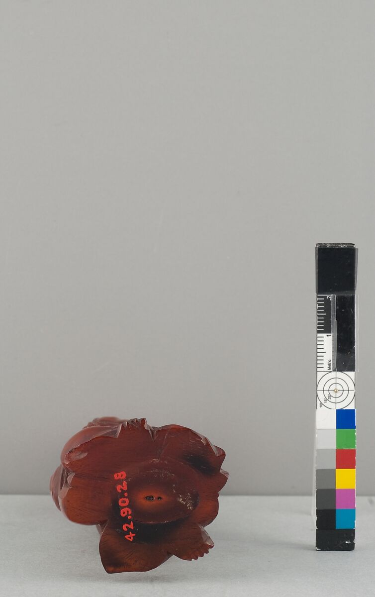 Figures, Amber, China