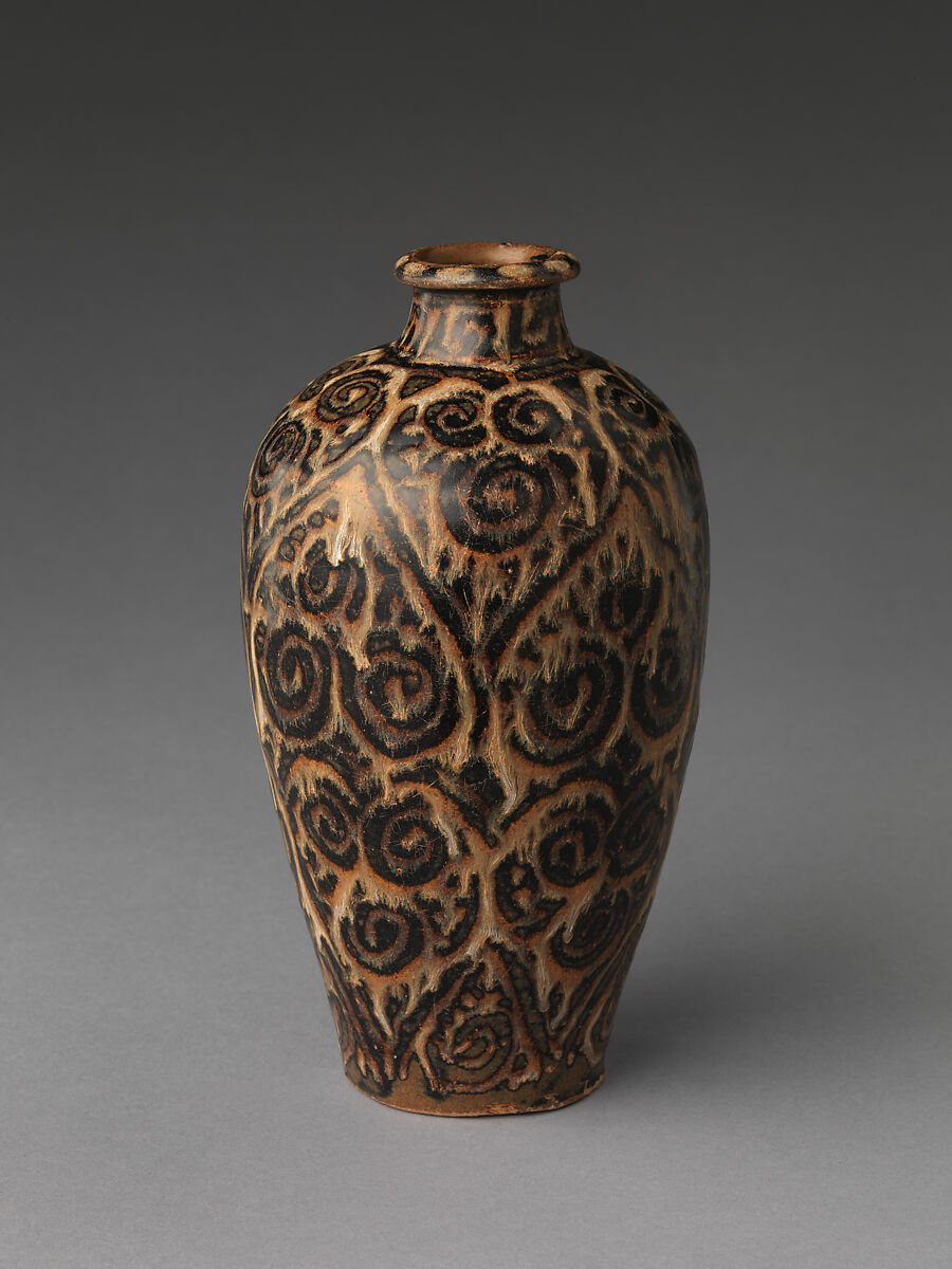 Bottle with cloud scrolls, Stoneware with painted decoration on brown glaze (Jizhou ware), China