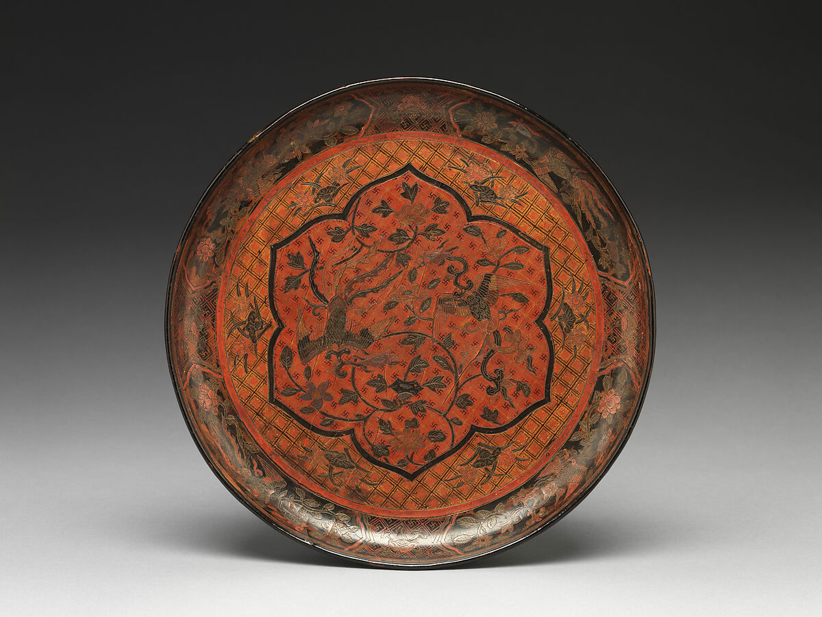 Dish with phoenixes among flowers, Polychrome lacquer with filled-in and engraved gold decoration, China 