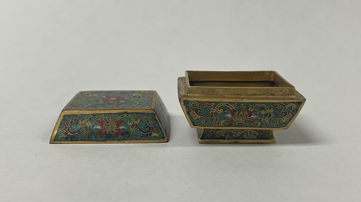 Covered Box, Cloisonné enamel, China