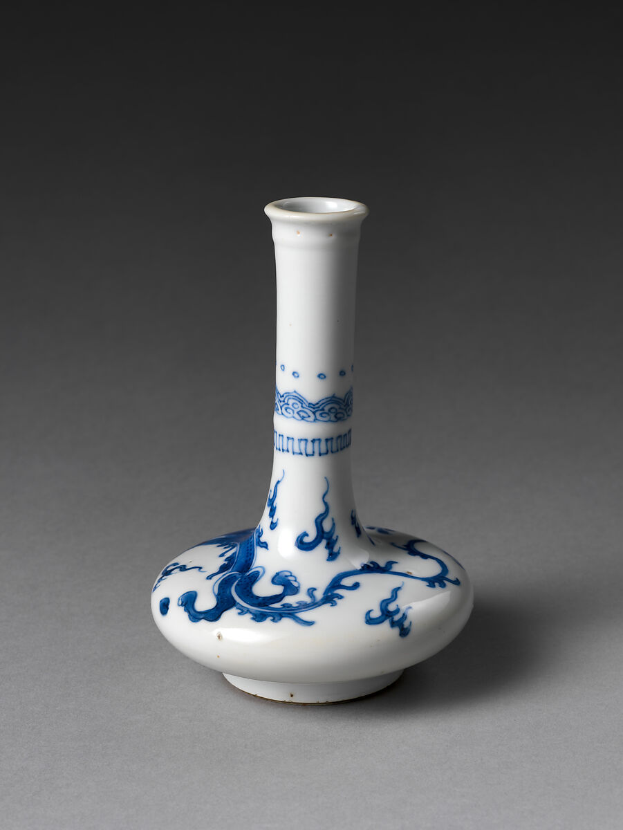 Bottle with Dragon Chasing Pearl, Porcelain painted with cobalt blue under transparent glaze (Jingdezhen ware), China