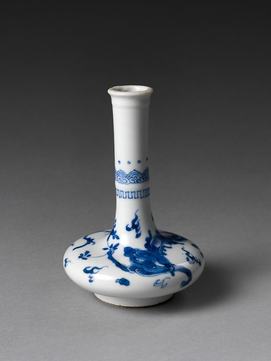 Bottle with Dragon Chasing Pearl, Porcelain painted with cobalt blue under transparent glaze (Jingdezhen ware), China