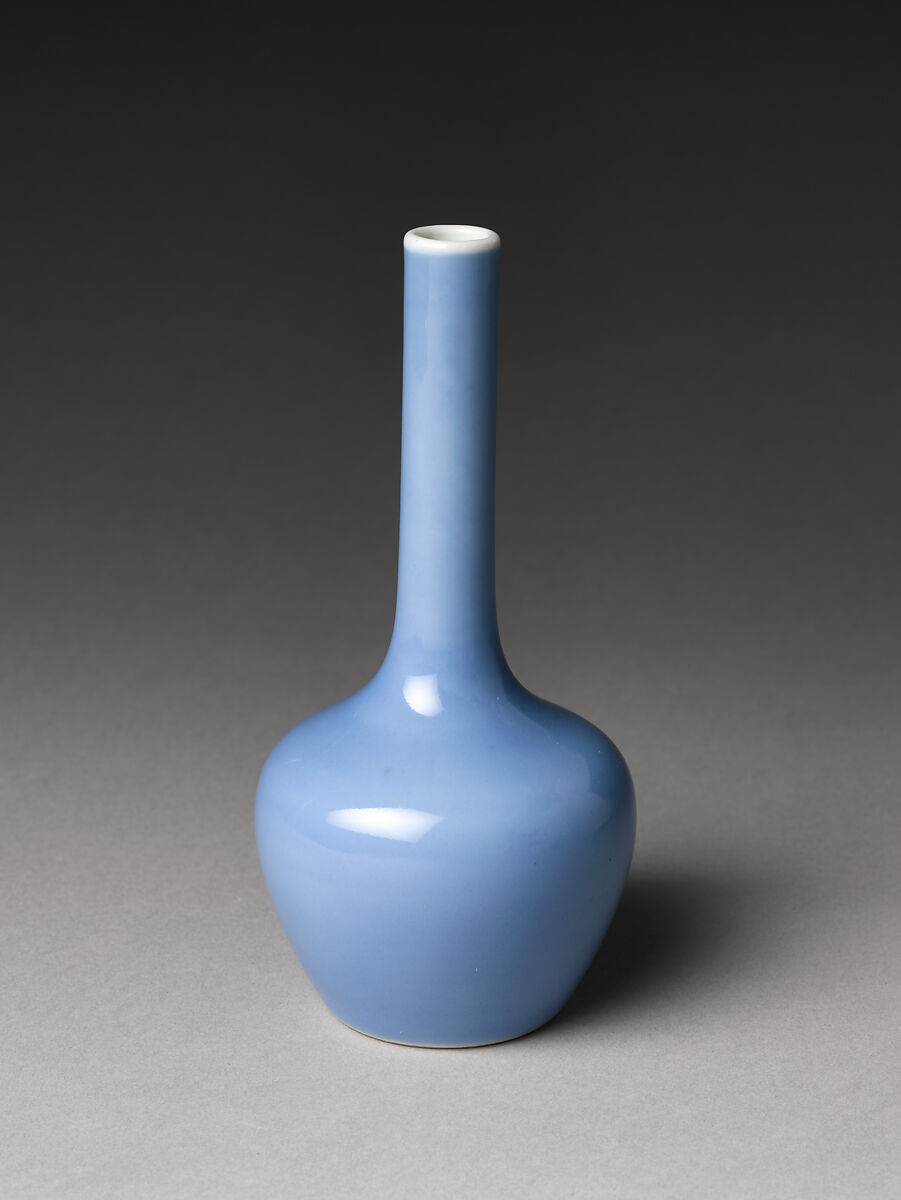 Vase, Porcelain with light blue glaze, China