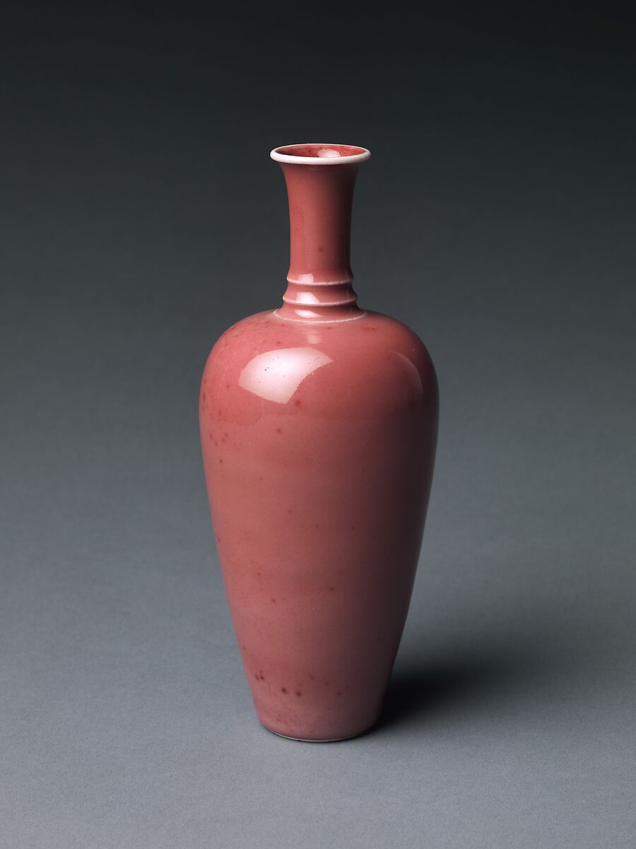 Vase, Porcelain with peach-bloom glaze (Jingdezhen ware), China 