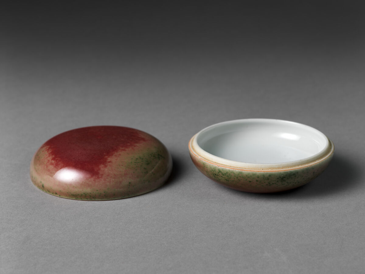 Box for Seal Paste, Porcelain with peach-bloom glaze (Jingdezhen ware), China