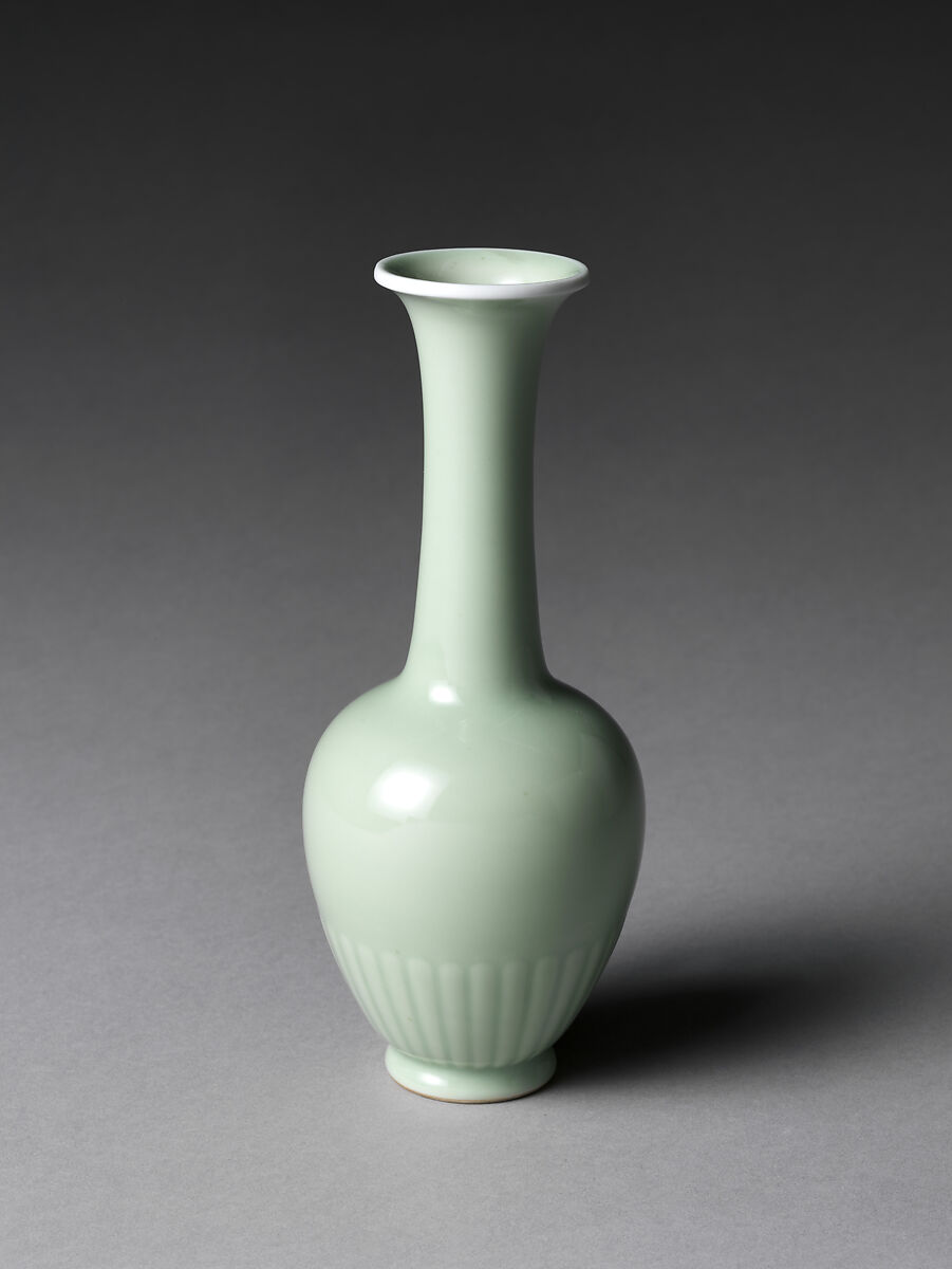 Vase, Porcelain with celadon glaze (Jingdezhen ware), China 