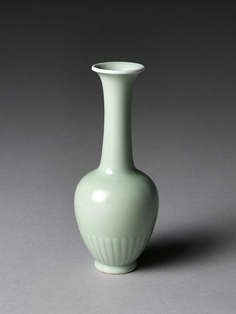 Vase, Porcelain with celadon glaze (Jingdezhen ware), China