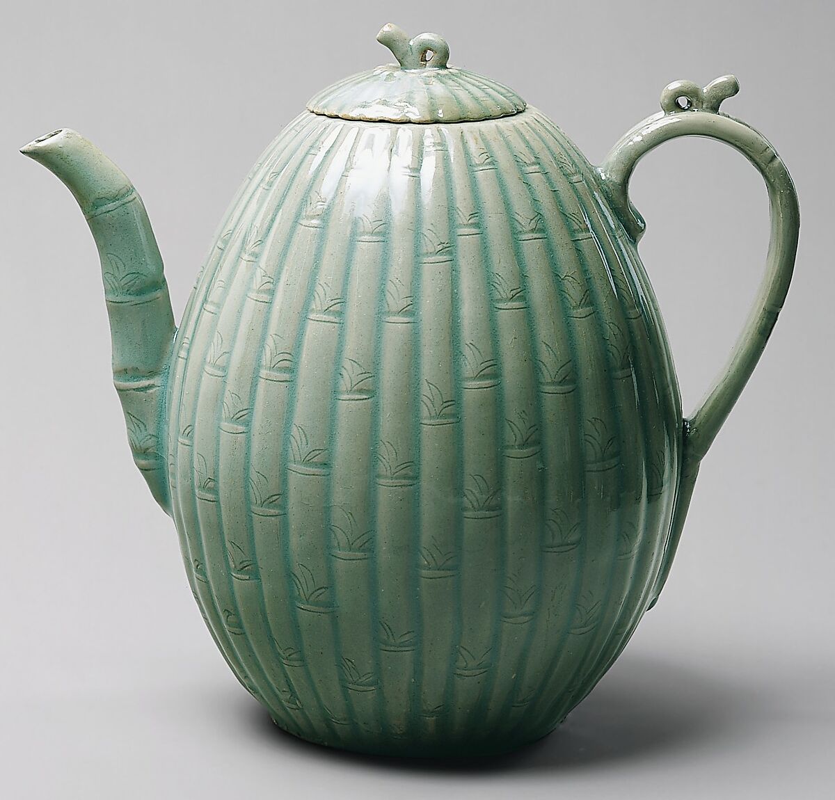 Melon-shaped ewer with bamboo decoration, Stoneware with carved and incised design under celadon glaze, Korea 