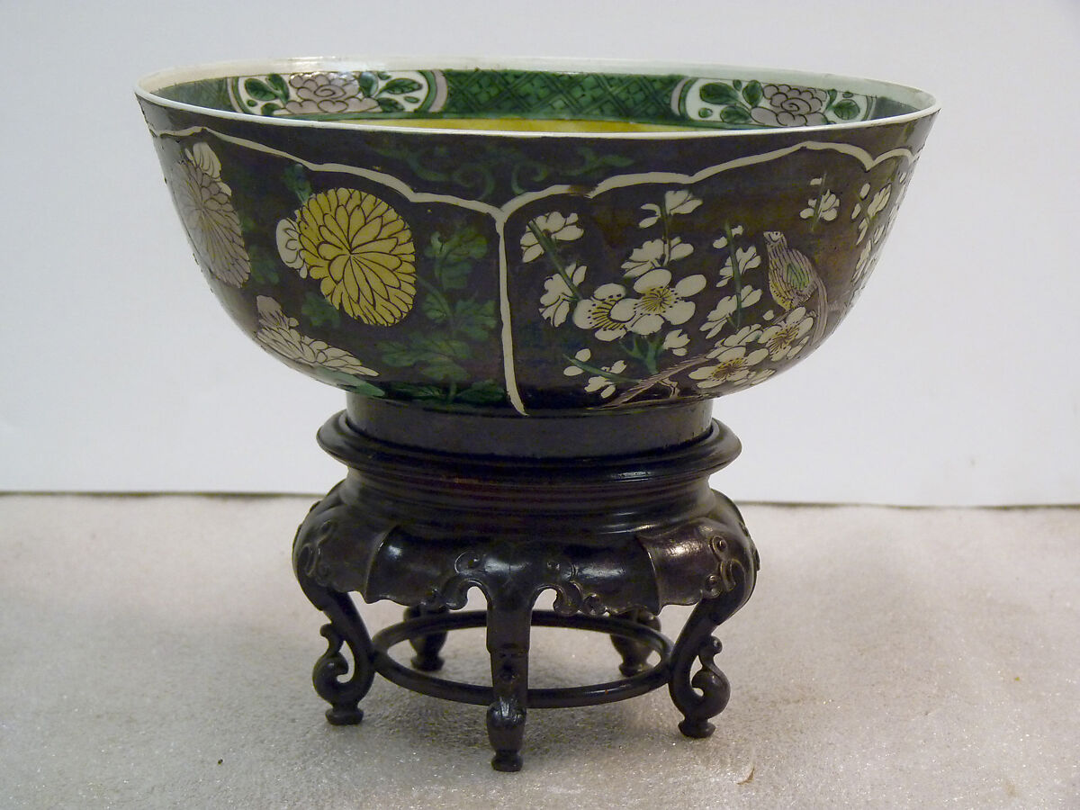 Bowl, Porcelain painted in enamels on the biscuit, China