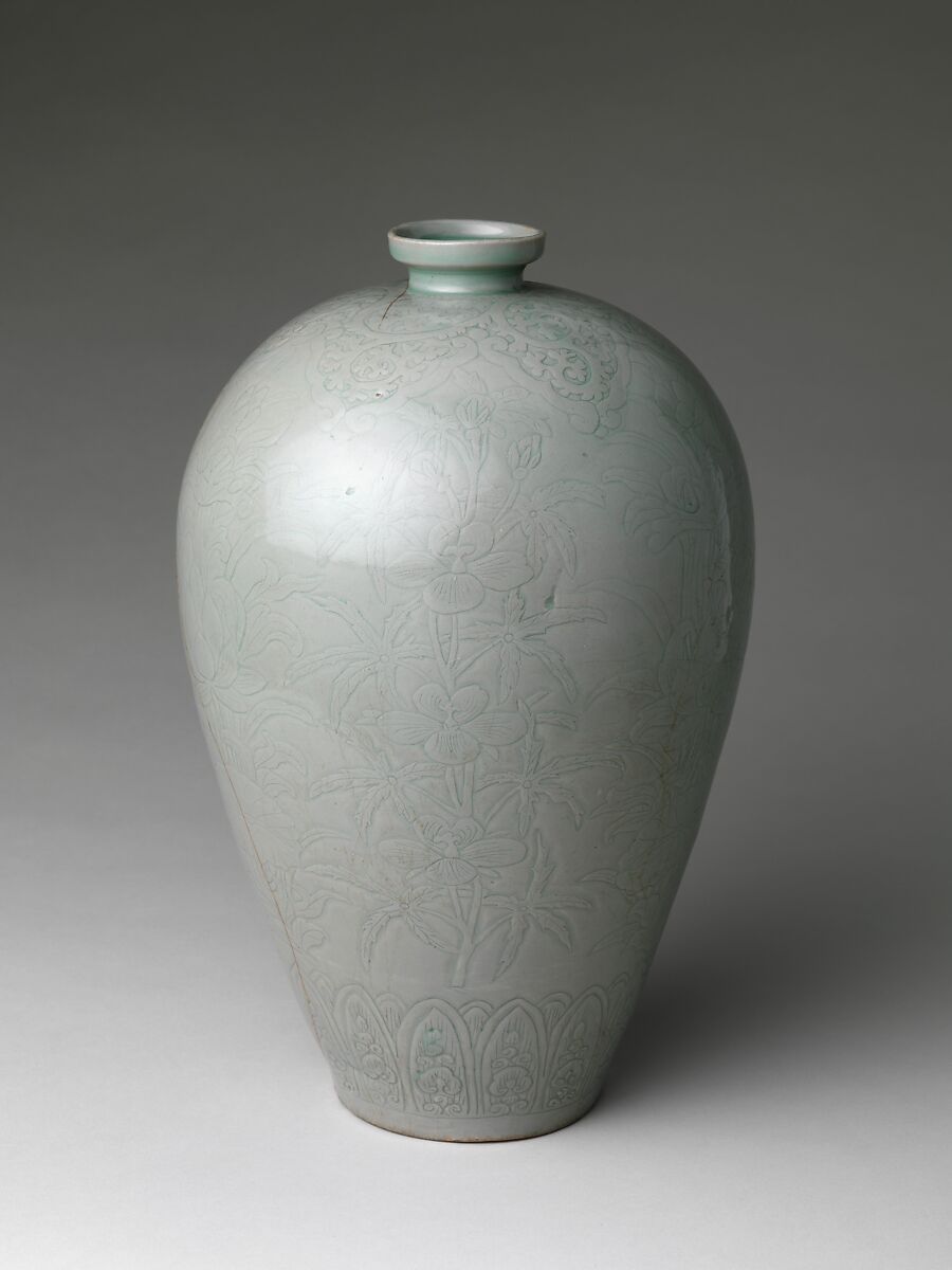 Maebyeong with lotus decoration, Stoneware with carved and incised design under celadon glaze, Korea