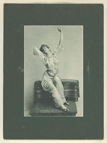 Plate 10, from Little Egypt Actresses series (T2), issued by Monopole Tobacco Works to promote Khedive Egyptian Cigarettes