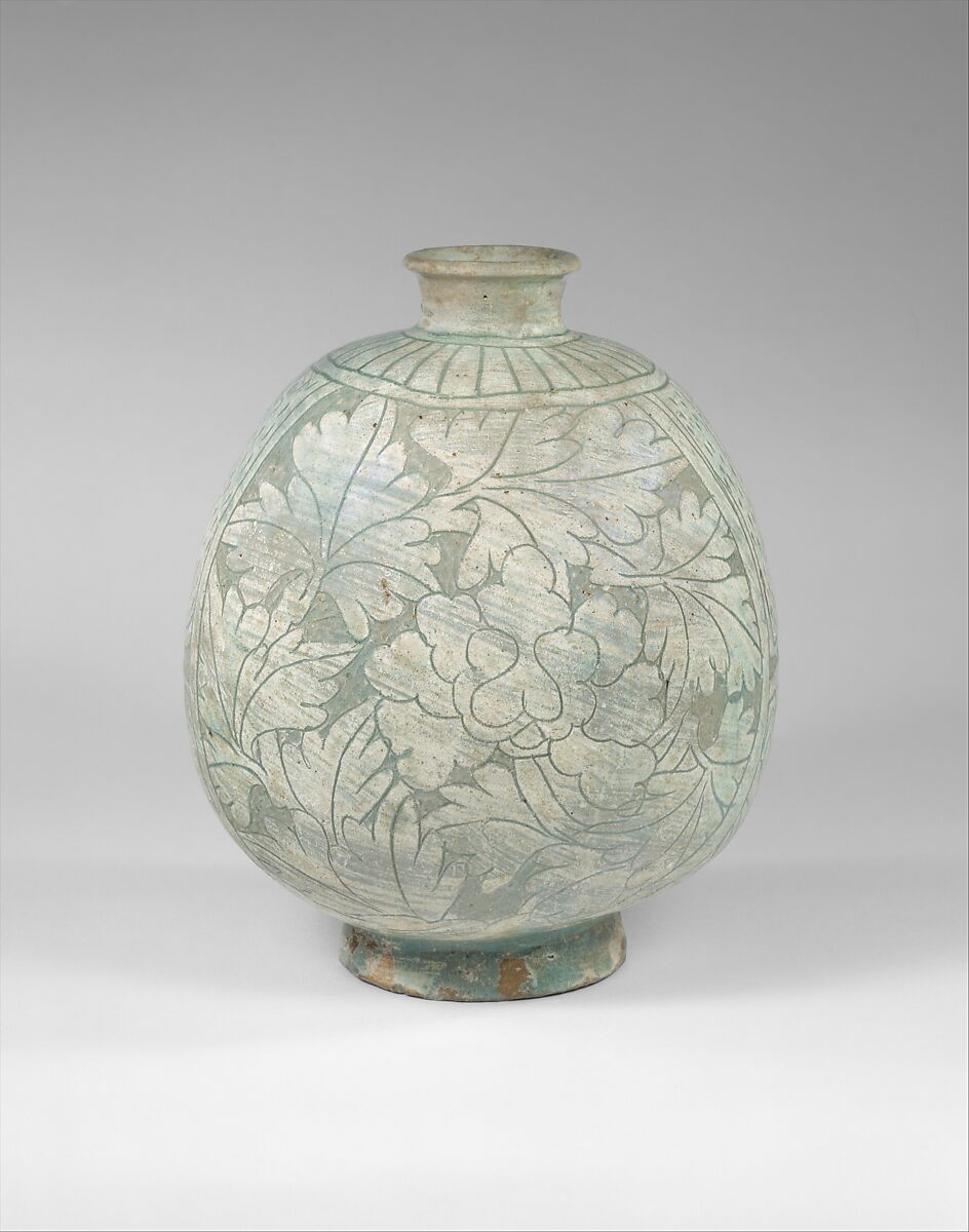 Flask-shaped bottle decorated with peonies, Buncheong ware with incised and sgraffito design, Korea 