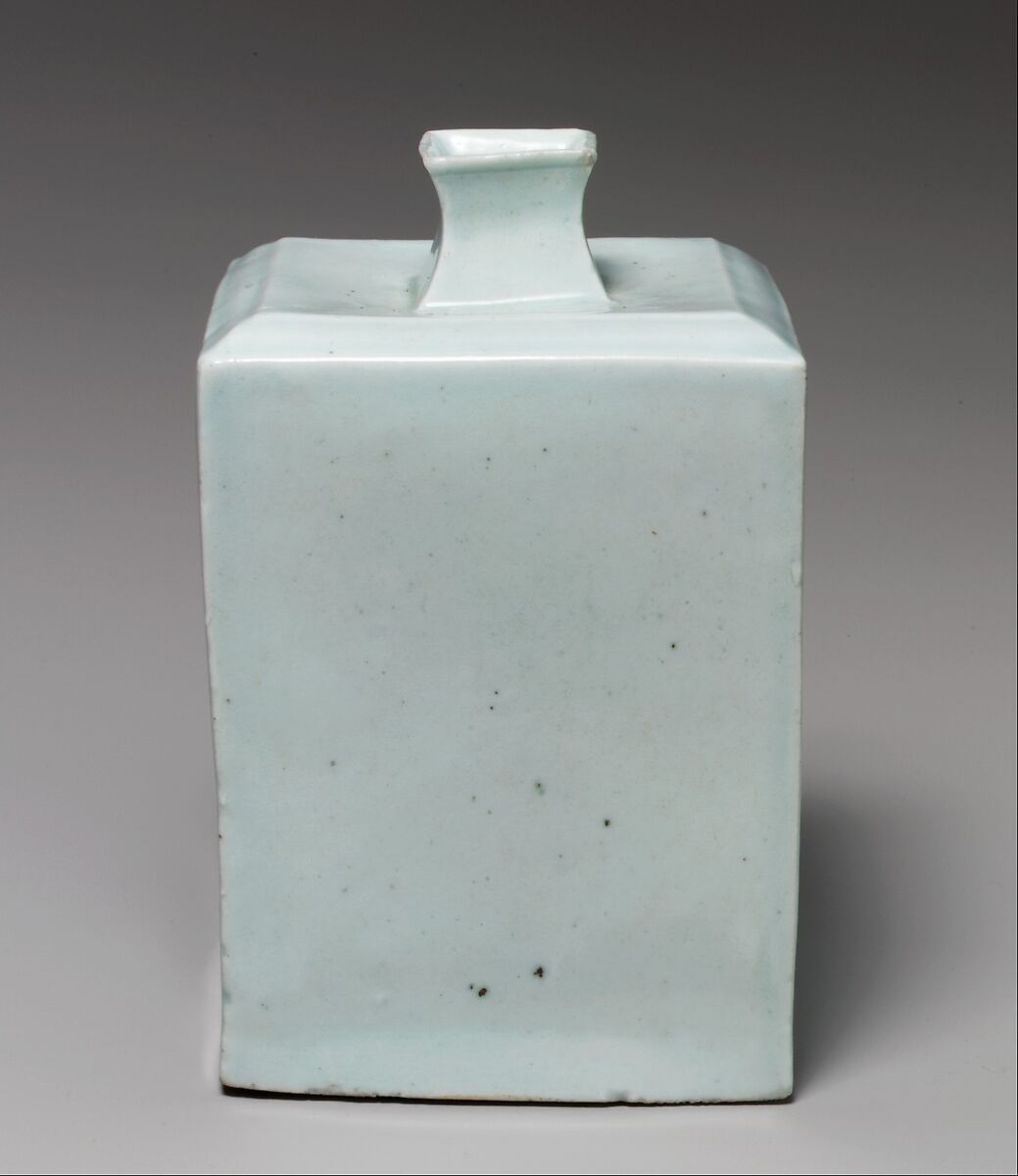 Square bottle, Porcelain, Korea 