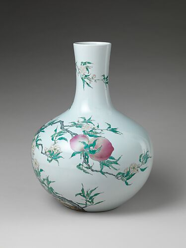 Snuff bottle in imitation of painted enamel metalwork, China, Qing  dynasty (1644–1911), Qianlong period (1736–95)