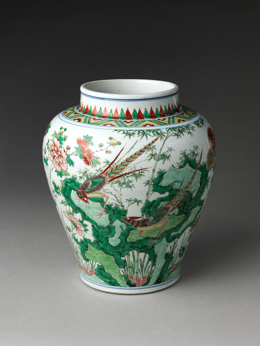 Jar decorated with rock, peonies, and birds

, Porcelain painted in underglaze cobalt blue and overglaze enamels (Jingdezhen ware), China