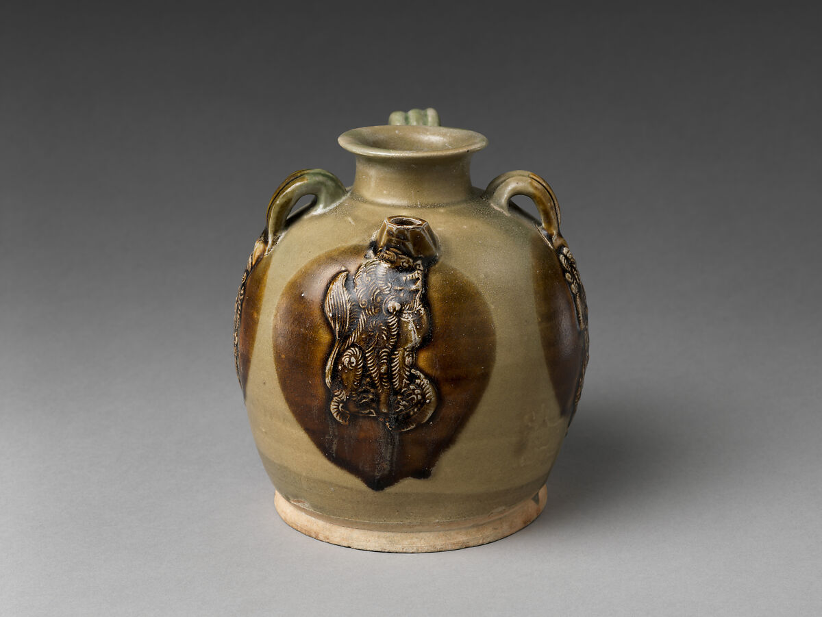 Ewer with dancing figures, Stoneware with white slip, pigment, and applied decoration under straw glaze (Changsha ware), China