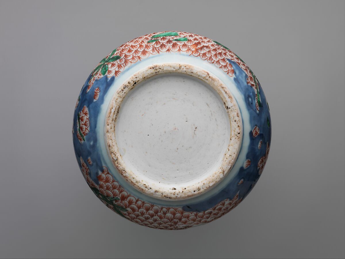 Vase decorated with peonies and chrysanthemums, Porcelain painted in underglaze cobalt blue and overglaze polychrome enamels (Jingdezhen ware), China